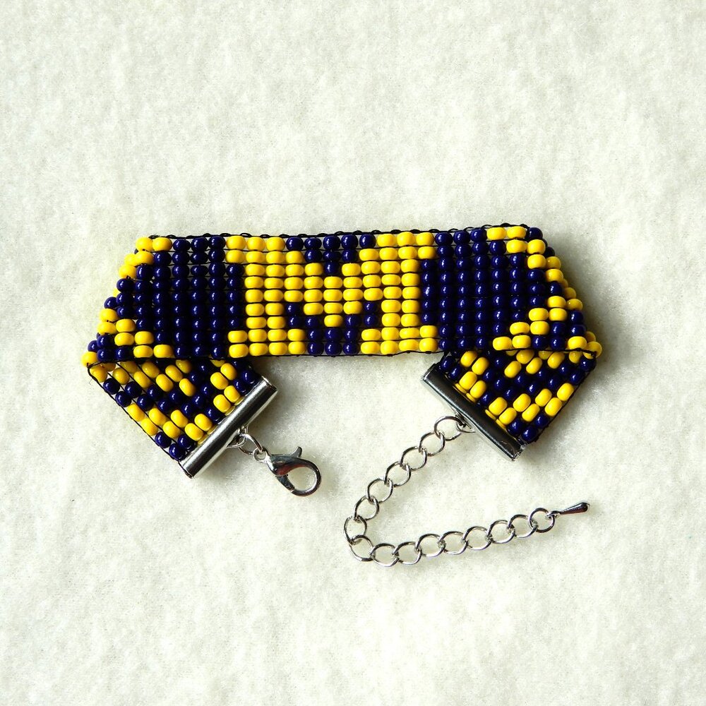 Michigan bead bracelet, handmade, adjustable length, gameday